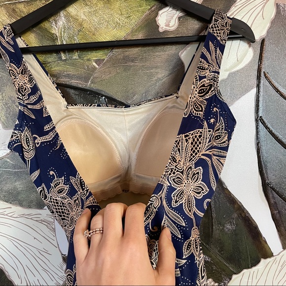 VINTAGE Bodysuit - Picture 7 of 9